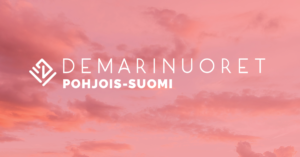 Kuvassa Pohjois-Suomen Demarinuorten logo. Yllä lukee Demarinuoret ja alla Pohjois-Suomi.